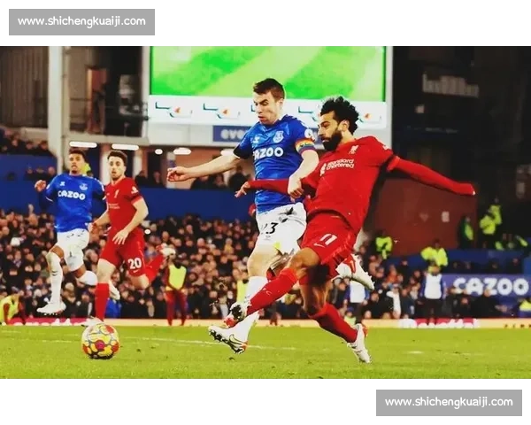 英超焦点战利物浦对决纽卡斯尔强强碰撞争冠走势引热议赛场悬念