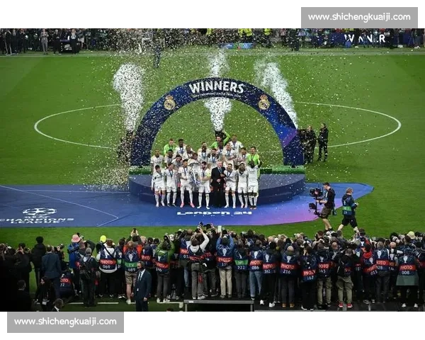 美国对阵巴拿马比赛时间确定引发球迷关注与讨论全球观看热潮持续升温